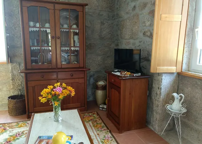 Casa Do Pinheiro Manso Farma *